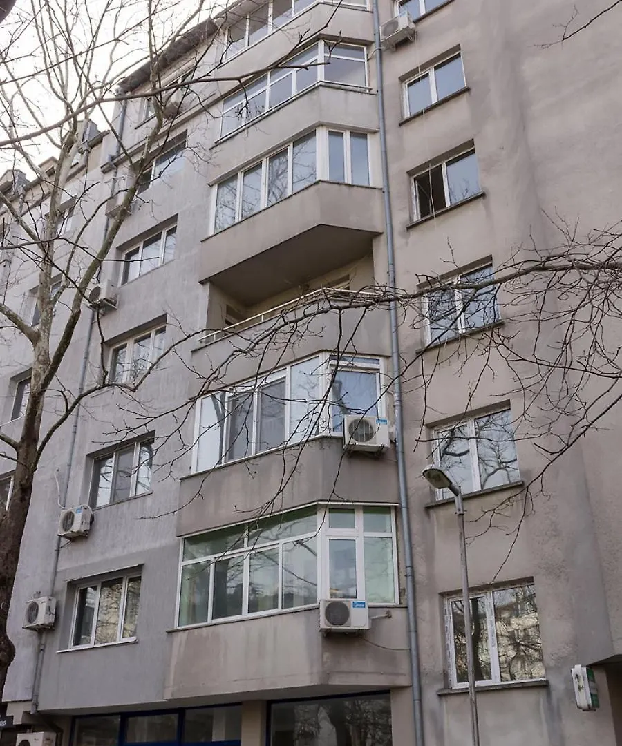 Peach Coloured 2-Bdr Apartment By The Sea Garden Varna