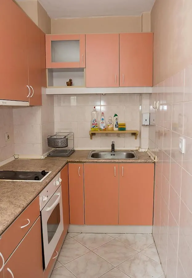 Peach Coloured 2-Bdr Apartment By The Sea Garden Varna