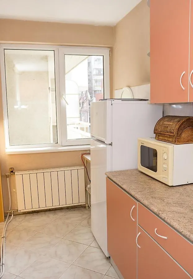 Peach Coloured 2-Bdr Apartment By The Sea Garden Varna