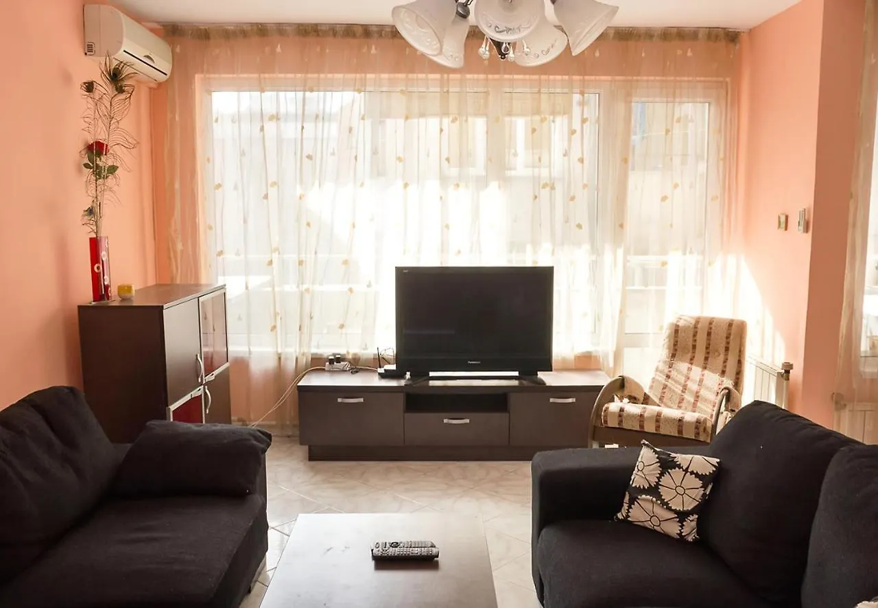 Peach Coloured 2-Bdr Apartment By The Sea Garden Varna 0*,